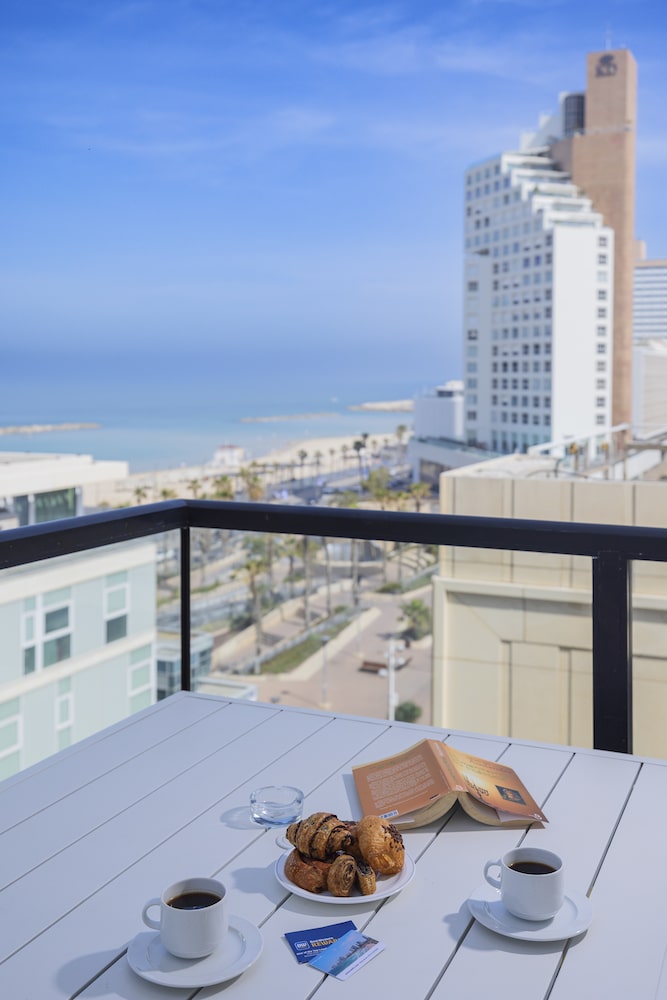 חדר אקזקיוטיב מרפסת